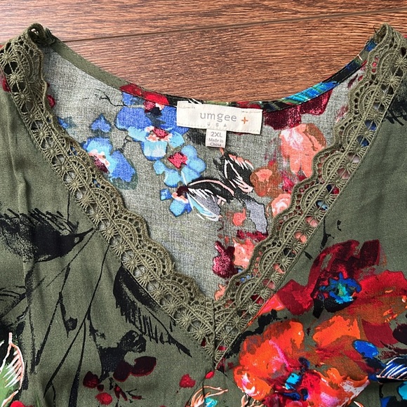 EUC Umgee+ 2X Green & Floral Bell Sleeve Babydoll Dress - Picture 6 of 7
